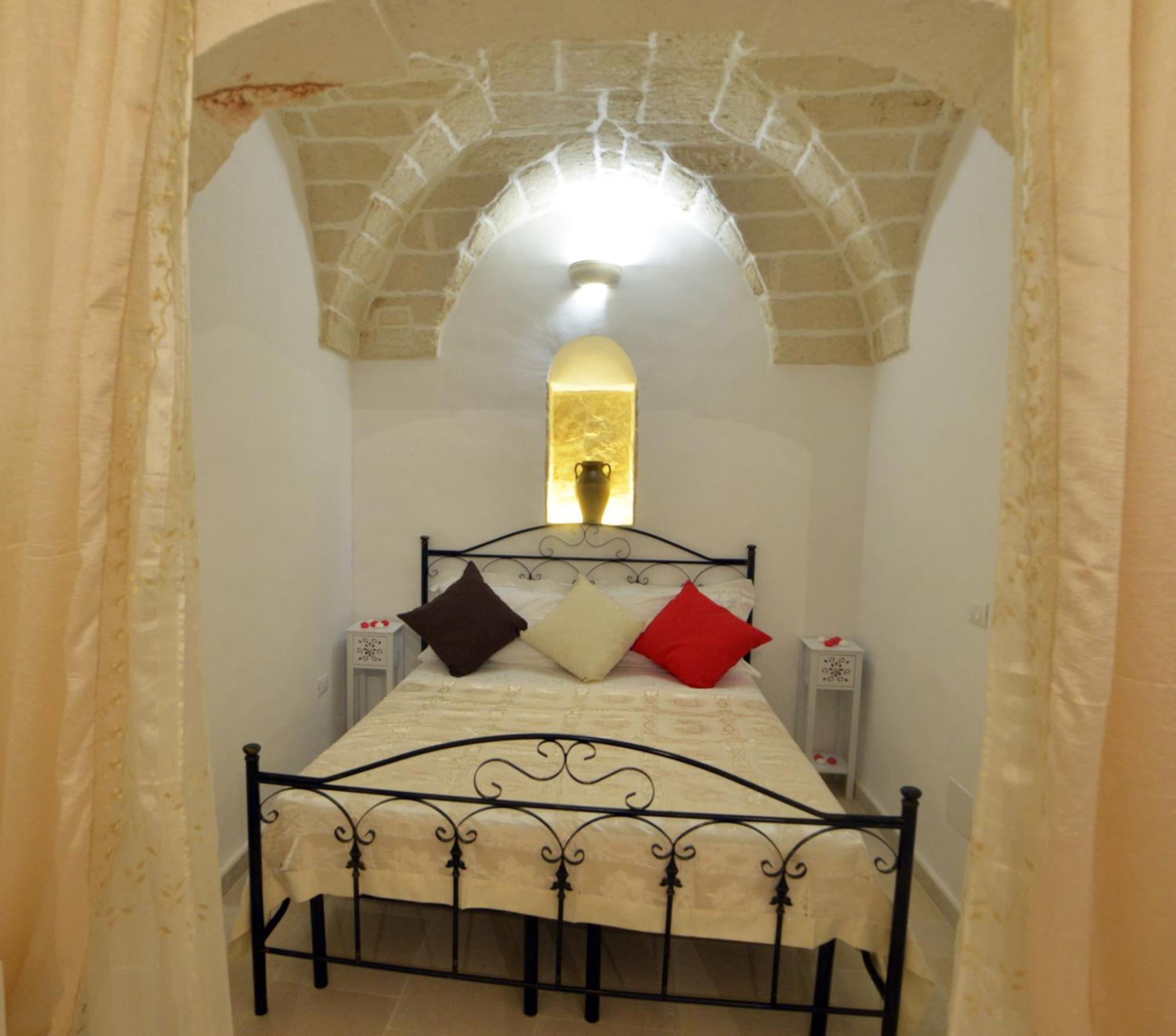 Le Nicchie Ostuni Villa Luaran gambar